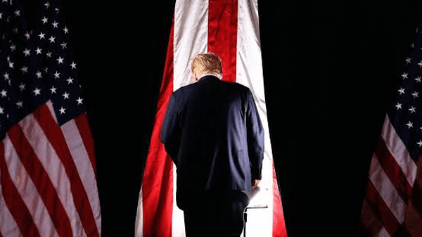Presiden AS Donald Trump menghadapi tekanan setelah upaya membuka kembali Selat Hormuz belum membuahkan hasil, sementara sejumlah negara Teluk mulai mencari jalan keluar sendiri.