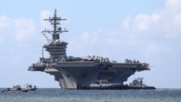 USS Abraham Lincoln kembali setelah lebih dari 265 hari berada di laut, di tengah sorotan Kongres AS terhadap kondisi awak dan panjangnya masa penugasan.
