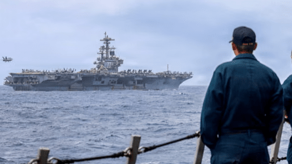 Jurnalis AS Aaron Parnas dalam wawancara dengan CNN membahas kondisi pasukan Amerika di Asia Barat dan penugasan panjang USS Abraham Lincoln.