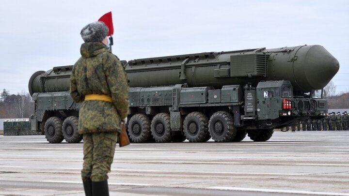 Perwakilan Rusia di CSTO, Viktor Vasilyev, menegaskan doktrin militer Moskow memungkinkan penggunaan senjata nuklir untuk membela negara-negara sekutu. (Foto: RT)