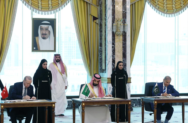 Arab Saudi, Turki, dan Pakistan menandatangani perjanjian pertahanan bersama bernama Pakta Makkah pada Jumat (7/8/2026). (Foto: Farsnews Agency)