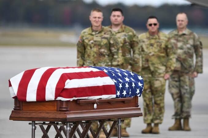 Kehadiran militer Amerika Serikat di Timur Tengah kembali dipersoalkan setelah Foreign Affairs menilai perang Iran memperlihatkan keterbatasan strategi militer Washington.