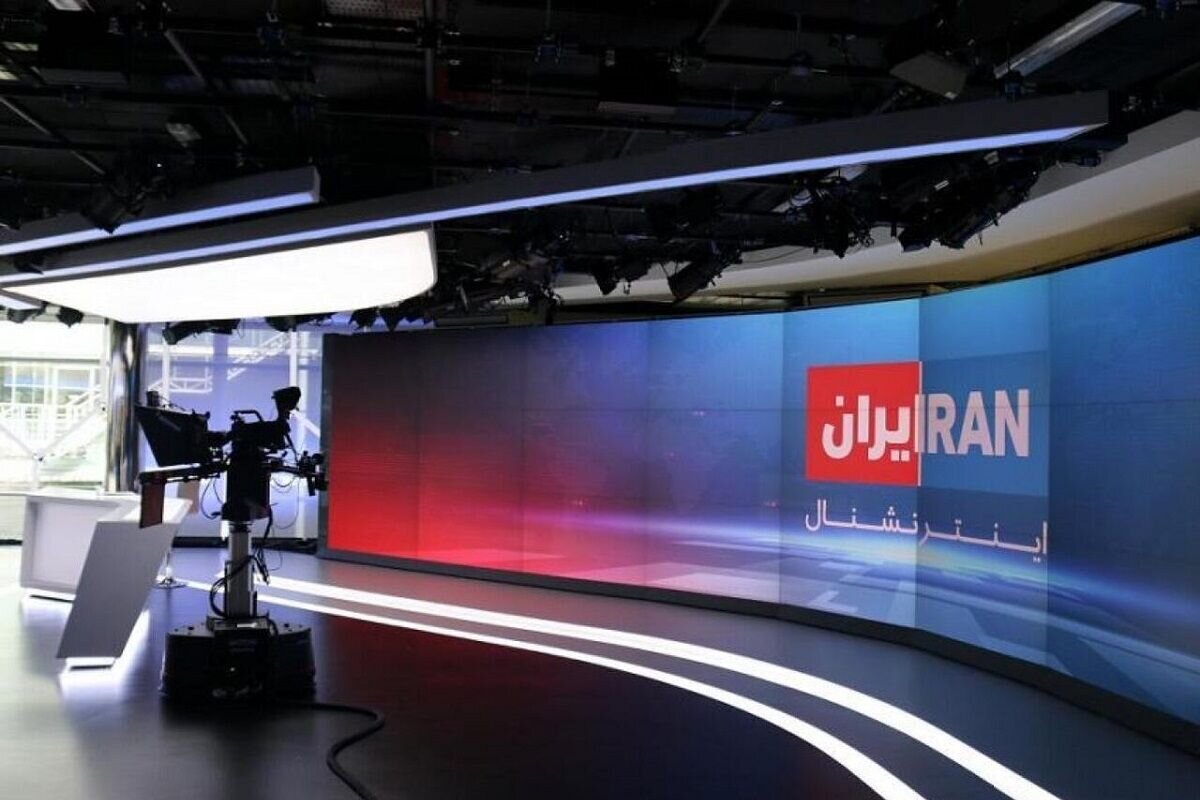 Iran International, jaringan media berbahasa Persia yang berbasis di London, menjadi sorotan terkait struktur pendanaan, kepemilikan, dan posisi editorialnya dalam pertarungan geopolitik Iran.