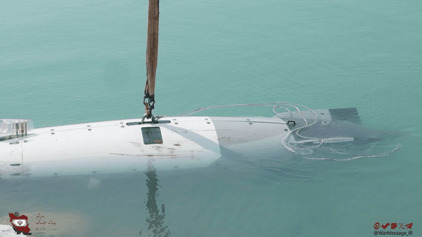 Kapal selam bawah permukaan nirawak AS yang disebut ditangkap IRGC di pintu masuk Selat Hormuz.