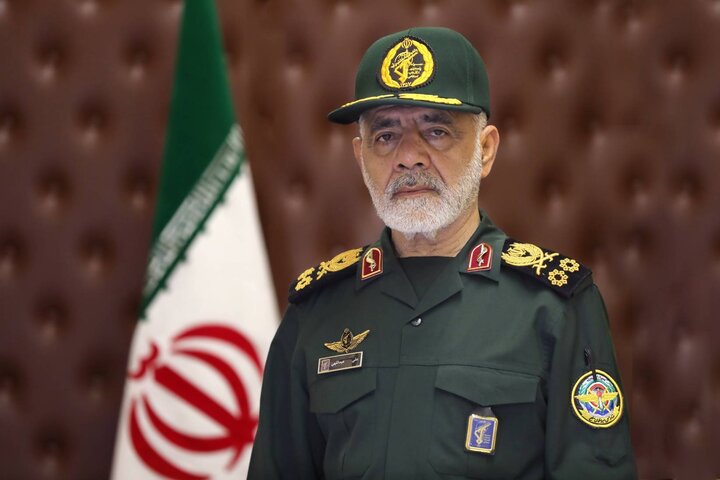 Mayor Jenderal Abdollahi, Kepala Staf Umum Angkatan Bersenjata Iran, memperingatkan serangan terhadap kapal tanker Iran akan dibalas dengan penargetan pangkalan AS di kawasan.