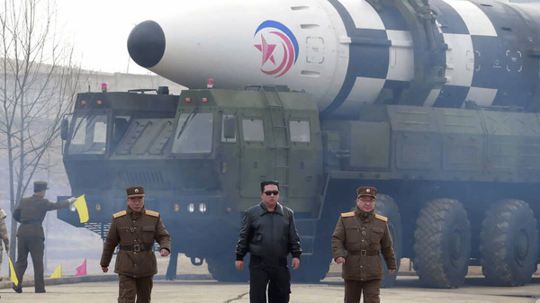 Korea Utara memperingatkan Amerika Serikat dan Korea Selatan terkait kemungkinan penggunaan senjata nuklir dengan merujuk pada kebijakan kekuatan nuklir negara tersebut.