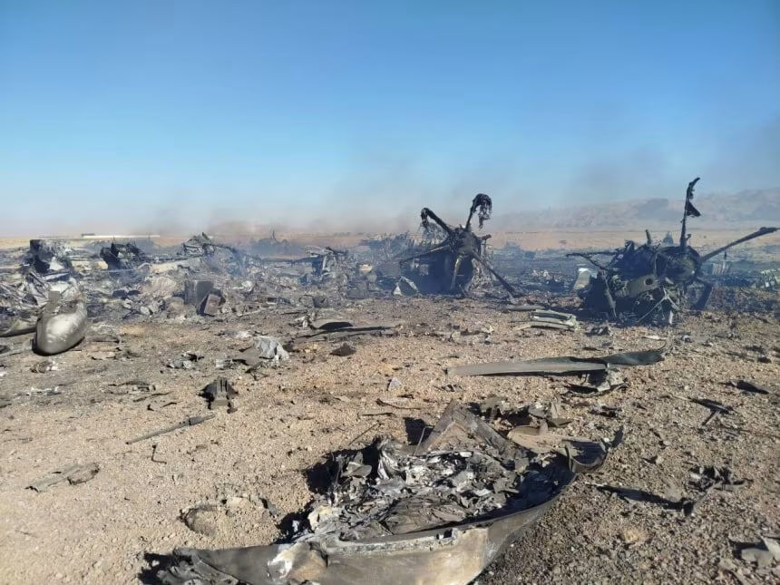 Dua awak F-15 Amerika Serikat yang ditembak jatuh di atas Iran pada April lalu menjadi sorotan setelah CNN mengungkap keterlibatan pejabat Pentagon dalam rencana wawancara mereka.