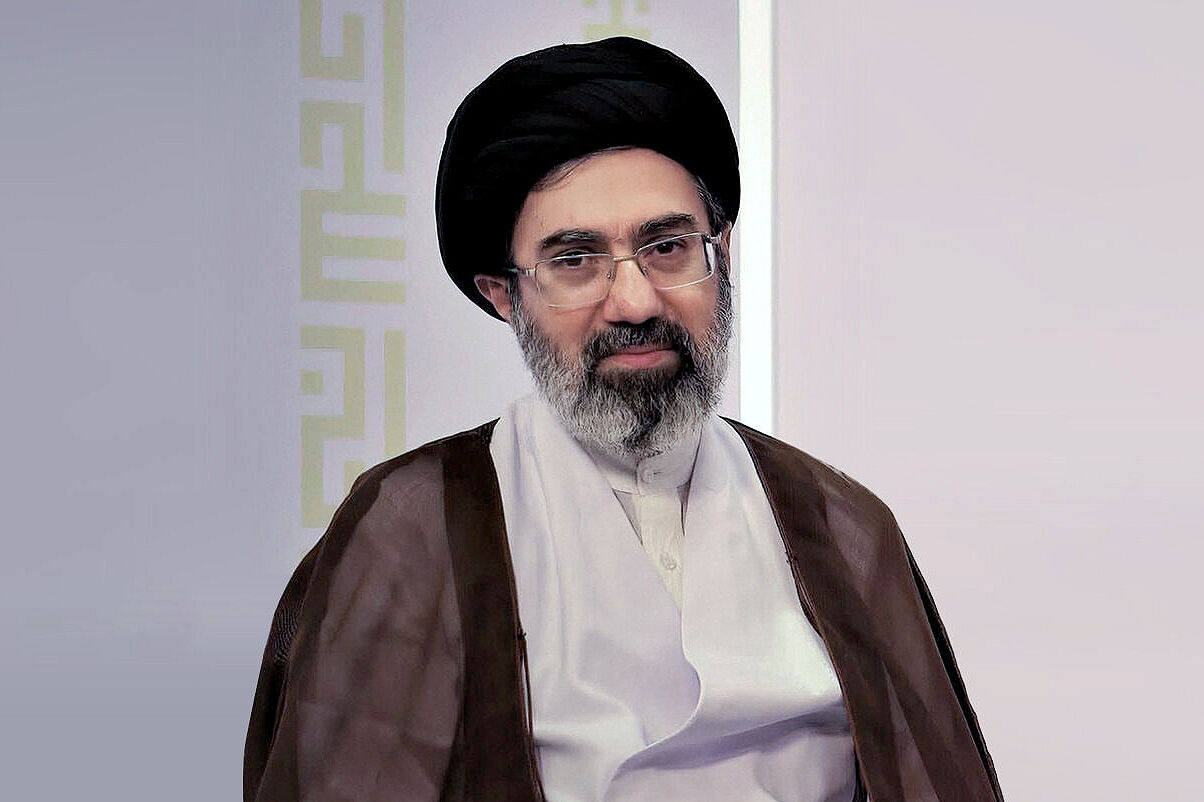 Ayatullah Mojtaba Khamenei memerintahkan militer Iran merespons setiap ancaman musuh secara cepat dan efektif tanpa batasan geografis.