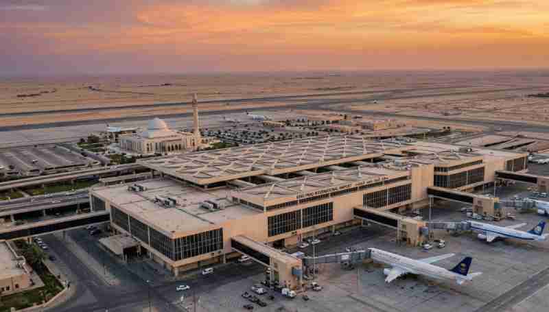 Sejumlah maskapai internasional mengalihkan rute penerbangan untuk menghindari wilayah udara Arab Saudi menyusul peringatan keamanan dan berlanjutnya operasi militer Yaman. (Foto arsip: Bandara Internasional King Fahd di Dammam, Arab Saudi. Sumber: Alamy.)
