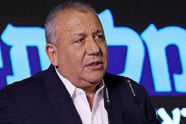 Gadi Eisenkot, mantan Kepala Staf Angkatan Bersenjata Israel dan pemimpin Partai Yashar, mengkritik Benjamin Netanyahu terkait klaim kepemilikan senjata nuklir Iran.