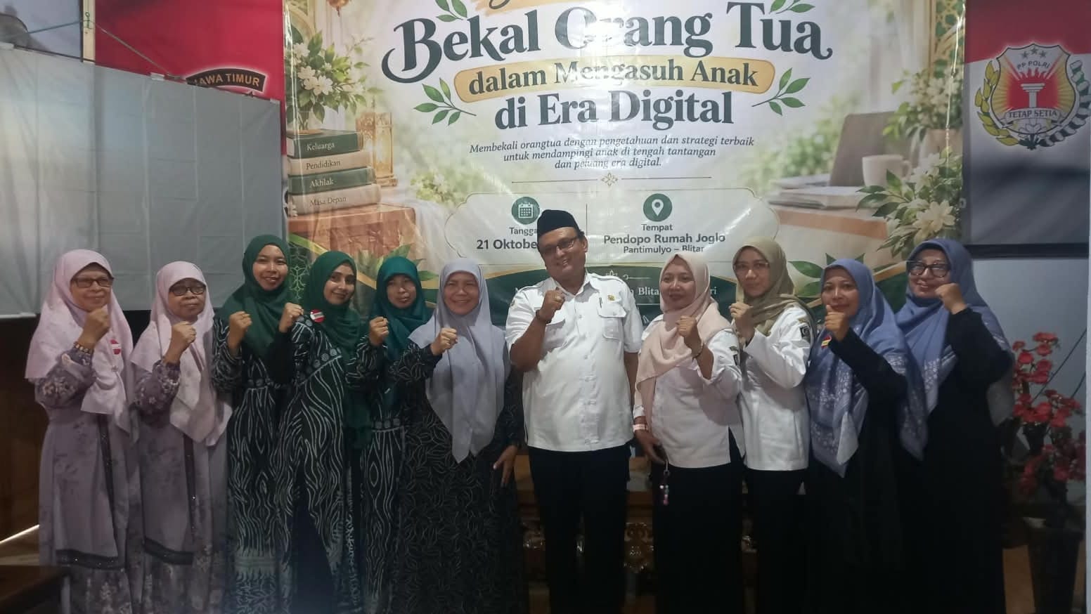 DPD ABI bersama Muslimah ABI Blitar-Kediri menggelar seminar “Bekal Orang Tua dalam Mengasuh Anak di Era Digital” di Pendopo Rumah Joglo Patimulyo, Blitar, Rabu (21/10/2026), untuk memperkuat pemahaman orang tua dalam mendampingi tumbuh kembang anak di tengah pesatnya perkembangan teknologi.