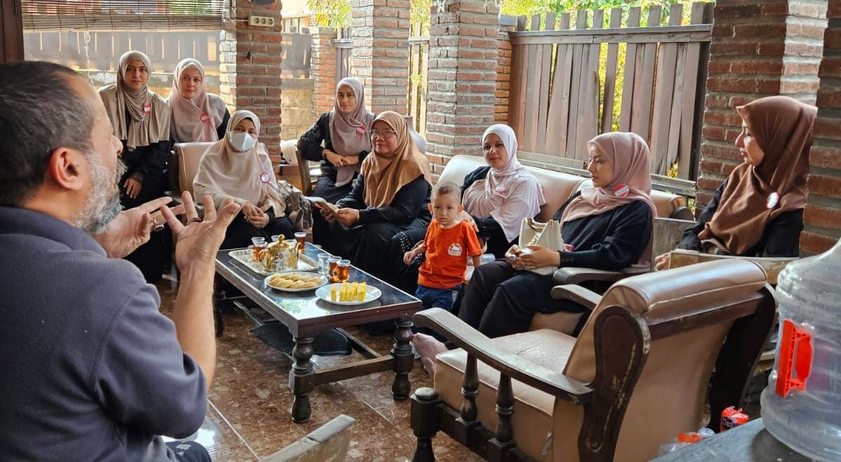 Pengurus Pimcab Muslimah ABI Kabupaten Pasuruan bertemu dengan jajaran DPD dan DPW ABI untuk membahas program sosial, rencana kerja 2027, serta pendalaman Manifesto ABI dan komitmen kebangsaan.