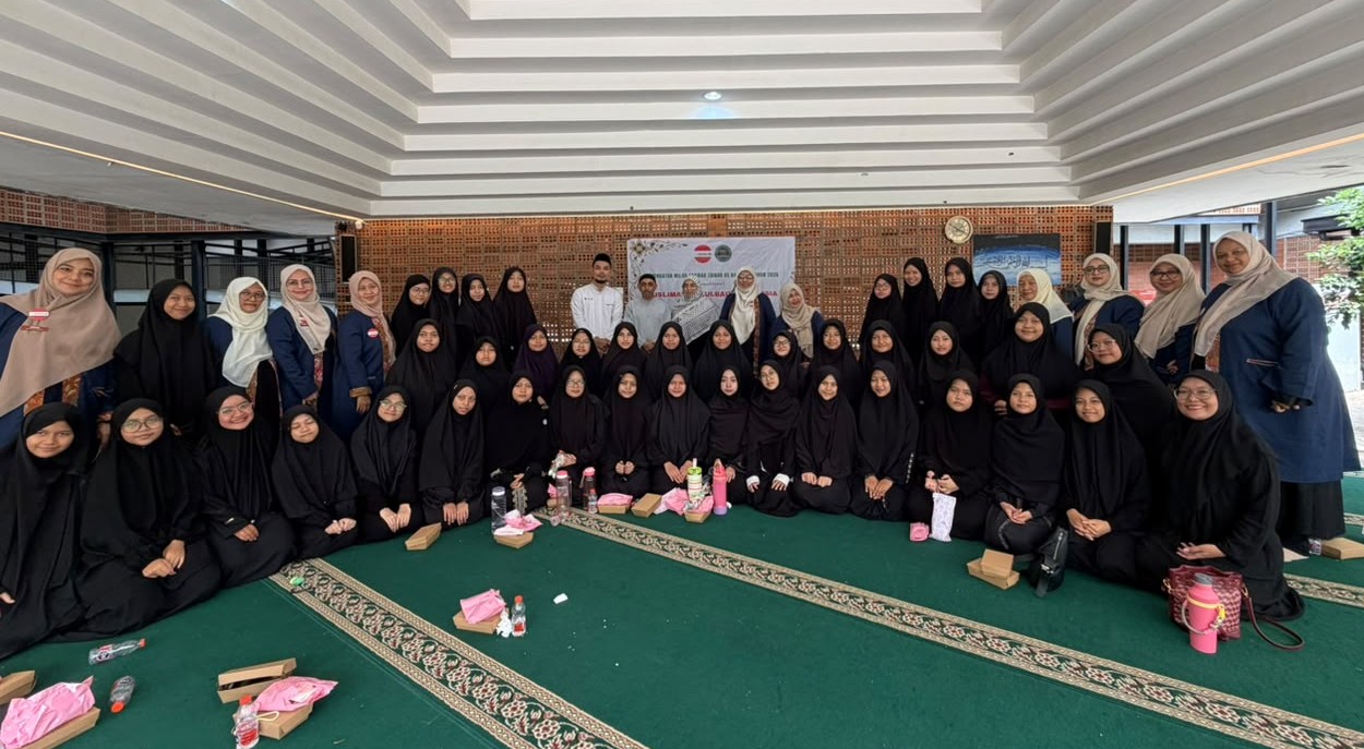 Pengurus Pimwil Muslimah ABI DKI Jakarta mengunjungi Pesantren Tahfiz Difabel KH. Ahmad Luthfi Fathullah, Jakarta, pada 25 Oktober 2026, untuk mempererat ukhuwah dan mendukung pendidikan Al-Qur’an inklusif bagi santri tunarungu melalui donasi Rp8 juta untuk pengadaan Al-Qur’an khusus.