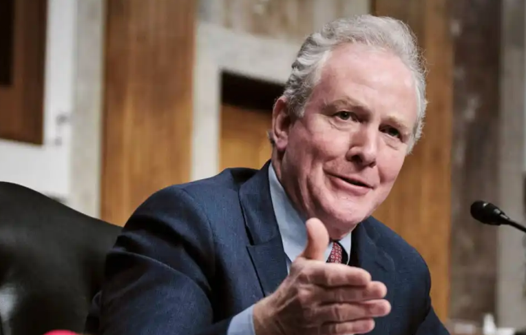 Senator Amerika Serikat dari Maryland, Chris Van Hollen, memperingatkan Presiden Donald Trump bahwa perang dengan Iran berisiko menjadi konflik berkepanjangan dan mendesak agar perang yang disebutnya ilegal itu segera diakhiri.